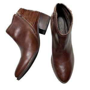 Matisse 8M Brown Leather Boots Side Zipper  1 1/2 “ Heel